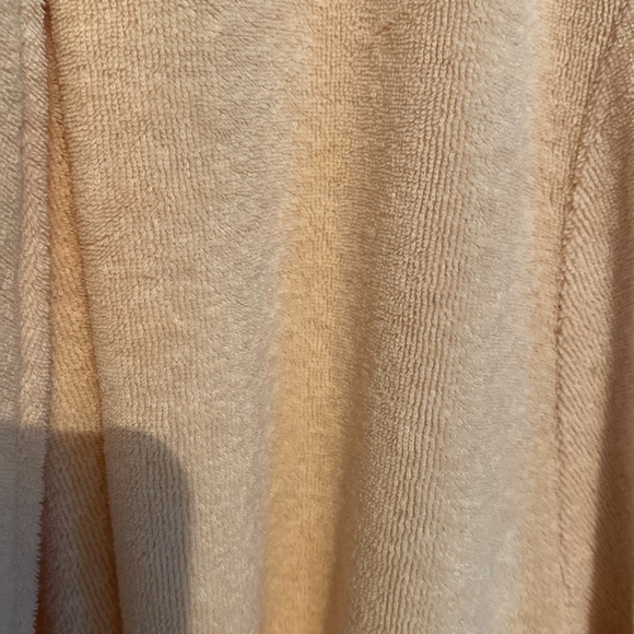 Bath robe. Knee length. Peach in color. Size XXL. - Picture 3 of 4